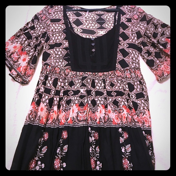 Dress - Picture 1 of 2